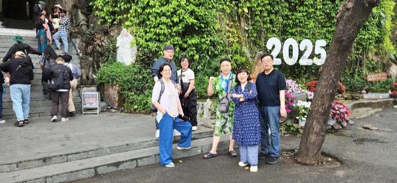 From the History of Wars to Sustainable Futures